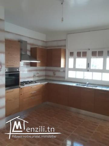 Av. Villa à 2 niveaux, route de Gammarth