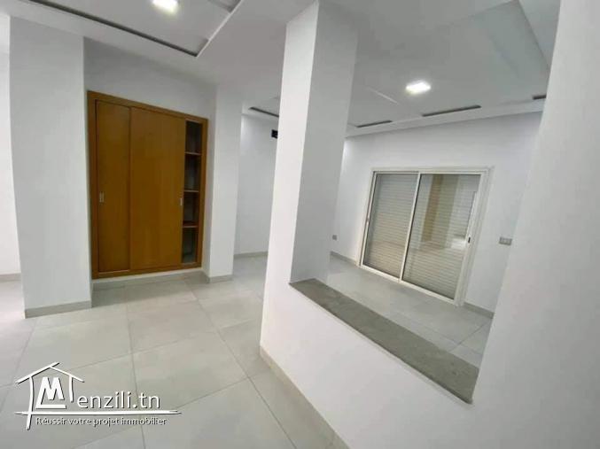 S+3 au centre de Tunis de 194m2 au RDC avec accès indépendant