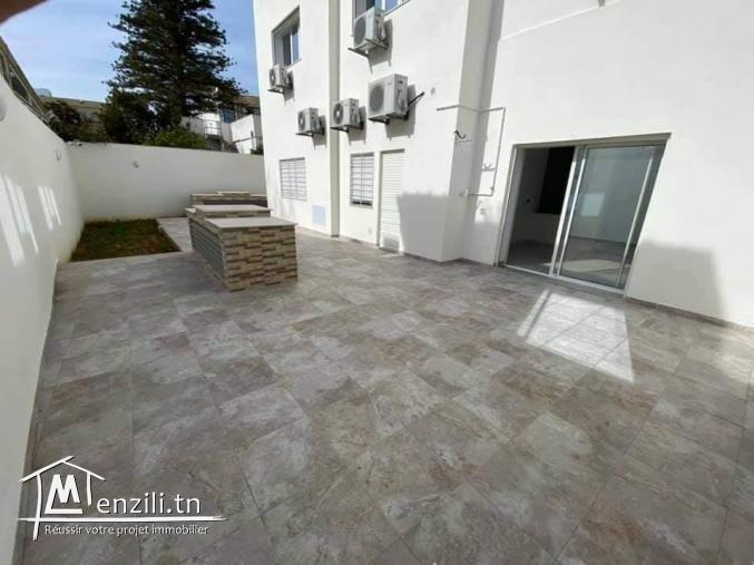 S+3 au centre de Tunis de 194m2 au RDC avec accès indépendant