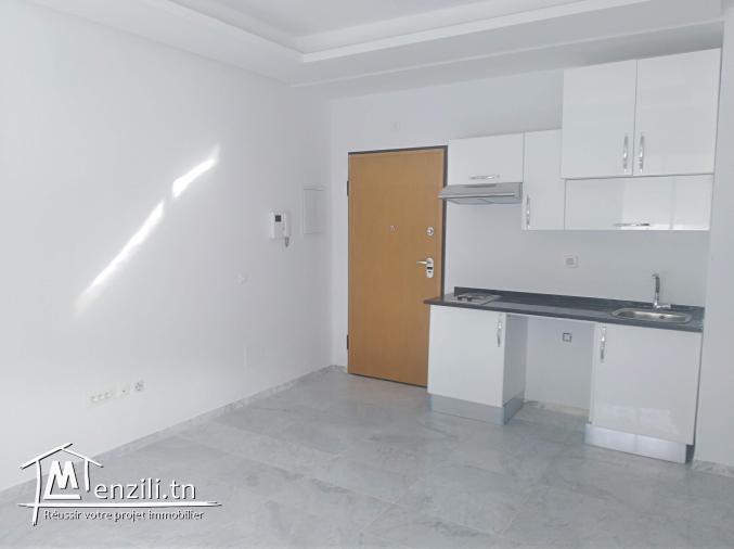 Coquet studio neuf HS à Ennasr 2