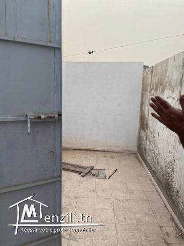 Location d'un local de 100 M2 à Korba