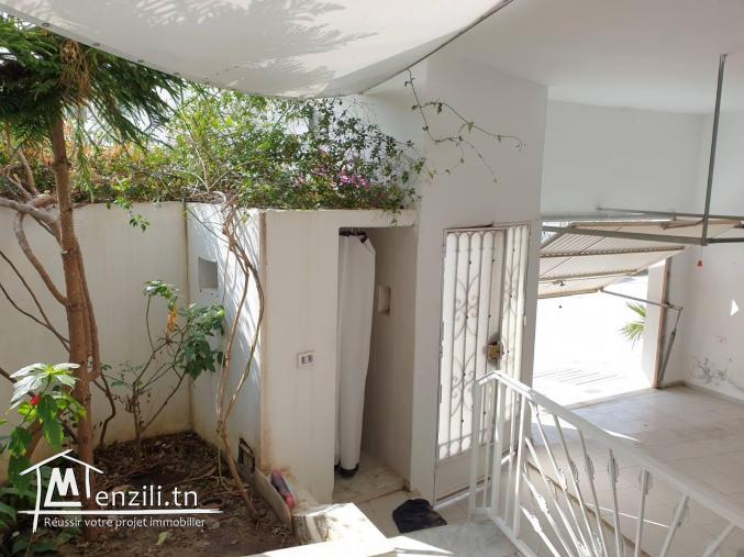 REZ-DE-CHAUSSEE A BOUKHRISS