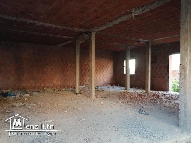 A vendre une grande villa inachevée à le Mnihla