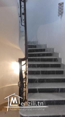 VILLA DE MAîTRE 500m2 avec piscine; 8 piéces