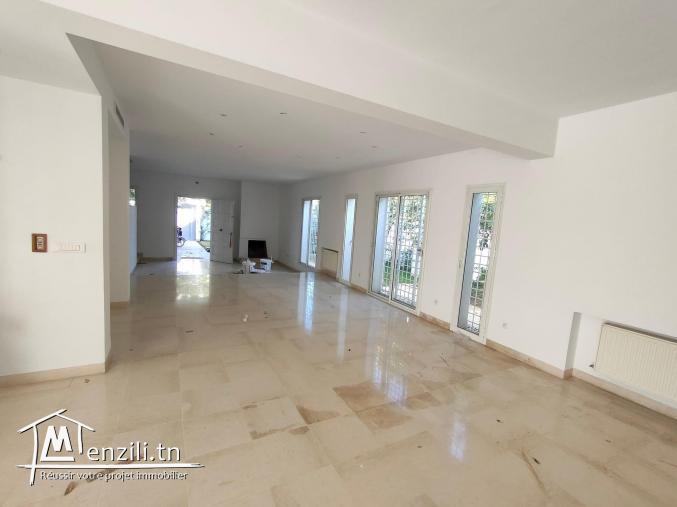 Villa de haut Standing avec piscine à Menzah 1