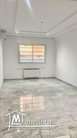 A vendre un appartement s+2 à laouina