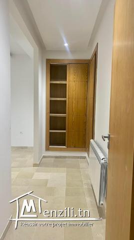 A vendre un appartement s+2 à laouina