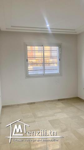 A vendre un appartement s+2 à laouina