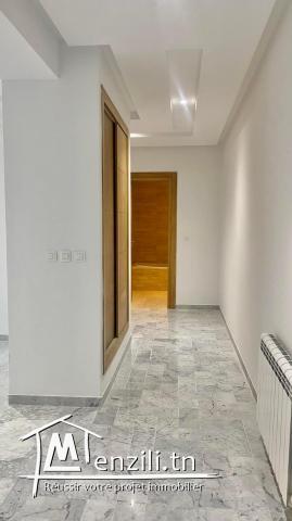 A vendre un appartement s+2 à laouina