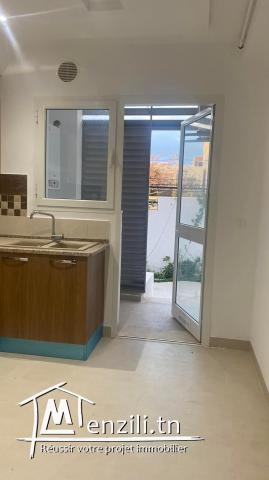 A vendre un appartement s+2 à laouina