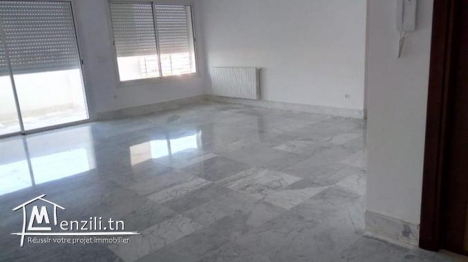 A vendre un appartement s+4 a cité l'wahatte