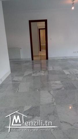 A vendre un appartement s+4 a cité l'wahatte