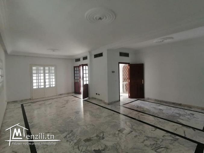 Étage de villa S+4 de 250m² à Menzah 6