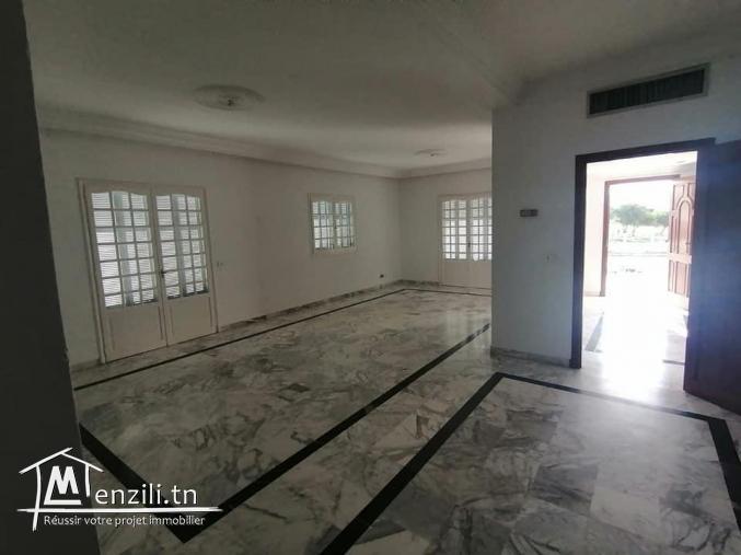 Étage de villa S+4 de 250m² à Menzah 6
