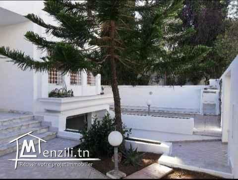 villa s+7 a el manar 1 proche de la clinique