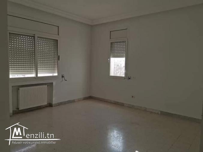 S+3 de 170m² avec une terrasse de 130m² , un cellier et une ppkg