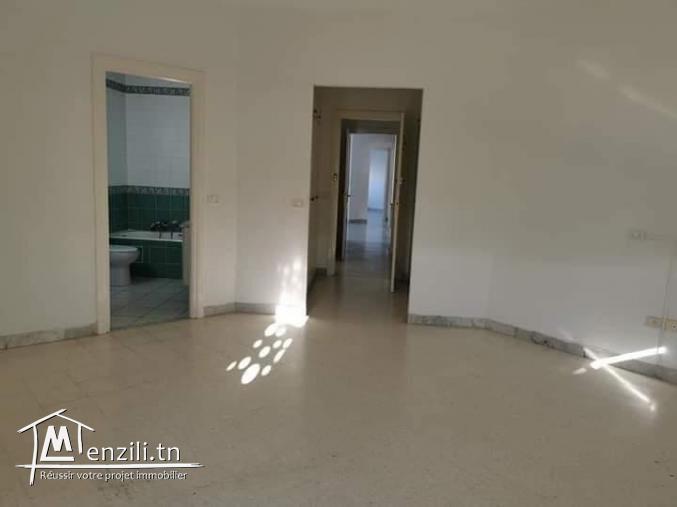 S+3 de 170m² avec une terrasse de 130m² , un cellier et une ppkg