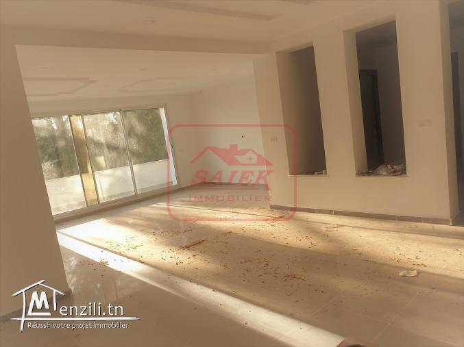 Luxueux  Étage de villa à La Corniche