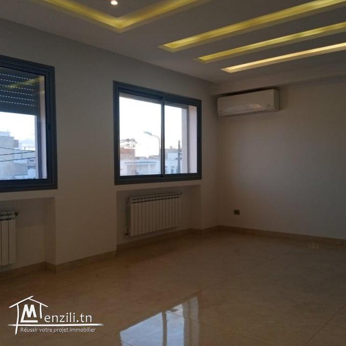 un appartement S3 a vendre de 150m² à la marsa