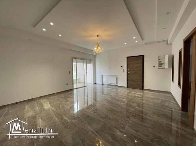 un appartement S3  a louer de 200m²   a la soukra