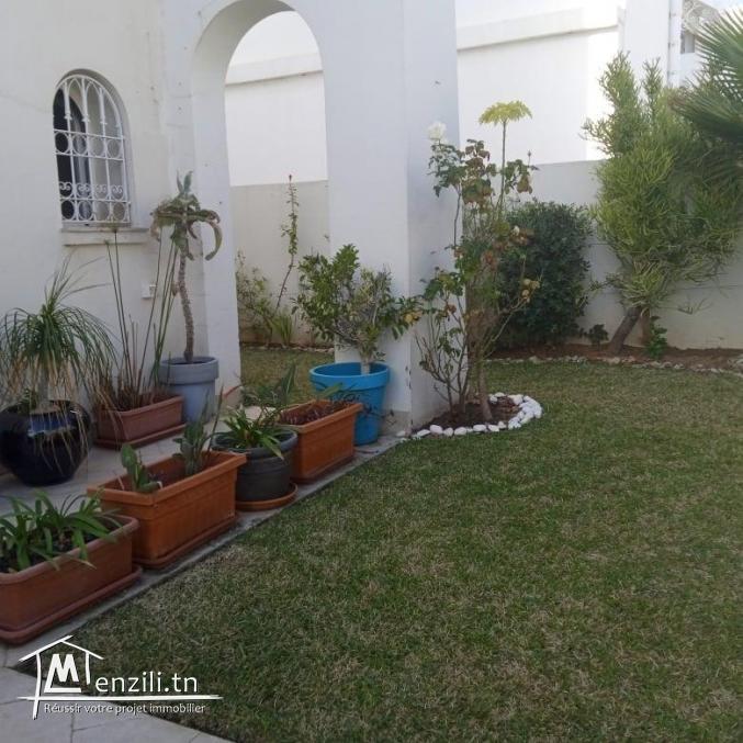 Une villa luxueuse de 330m² a louer à la marina gammarth