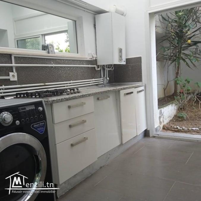 Une villa luxueuse de 330m² a louer à la marina gammarth