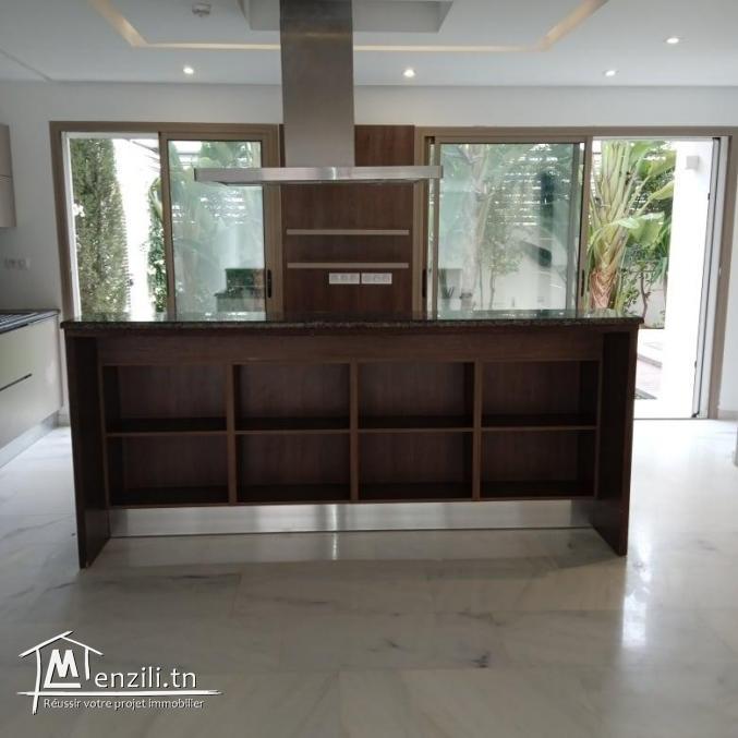 un magnifique appartement S+2 de 310 m² à Gammarth