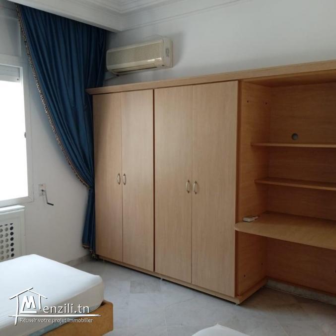 un triplex S+2 meublé à louer de 250m² à la marsa