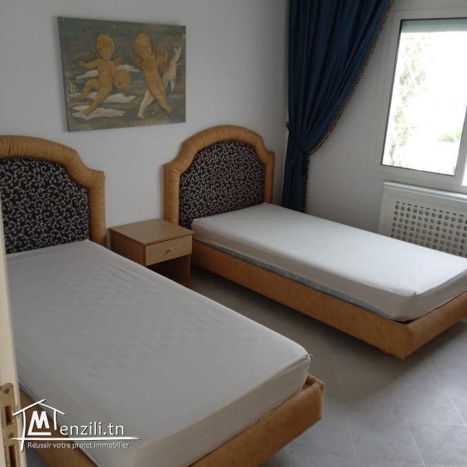 un triplex S+2 meublé à louer de 250m² à la marsa