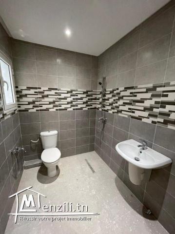 un appartement S2 a louer  de 150m² a la soukra