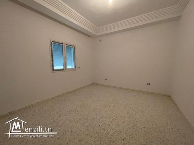 un appartement S3 de 185m²  a la soukra