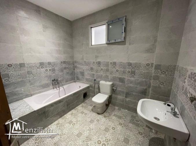 un appartement S3 de 185m²  a la soukra
