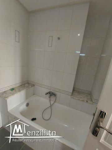 s+3 haut standing situé au 1er étage a menzah8