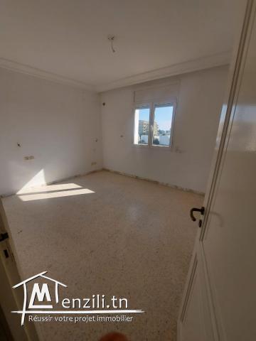 s+3 haut standing situé au 1er étage a menzah8