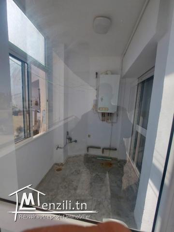 s+3 haut standing situé au 1er étage a menzah8
