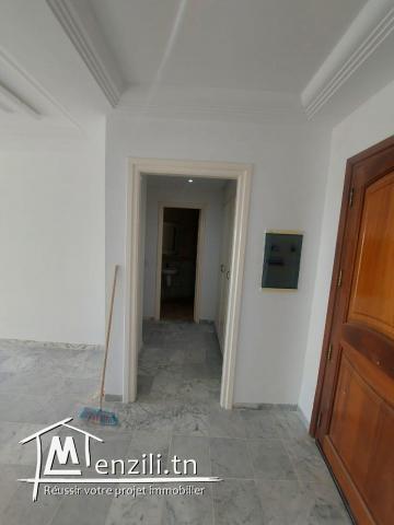 s+3 haut standing situé au 1er étage a menzah8