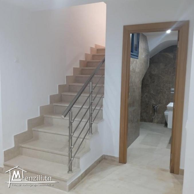 une villa S+5 sur 3 niveaux à vendre de 364m² à Gammarth