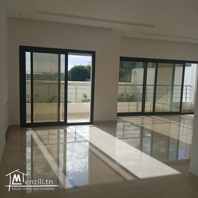 une villa S+5 sur 3 niveaux à vendre de 364m² à Gammarth