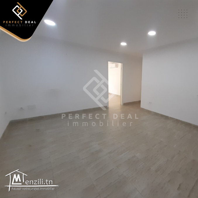 A louer un Bureau situé dans la zone industrielle du Kram (Lac 3).