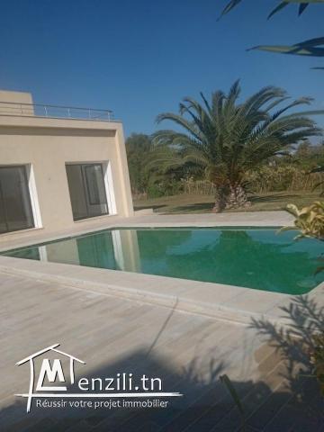 une villa S+7 à louer  de 640m² à Gammarth