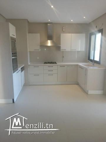 une villa S+7 à louer  de 640m² à Gammarth