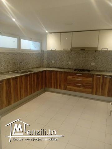 une villa S+7 à louer  de 640m² à Gammarth