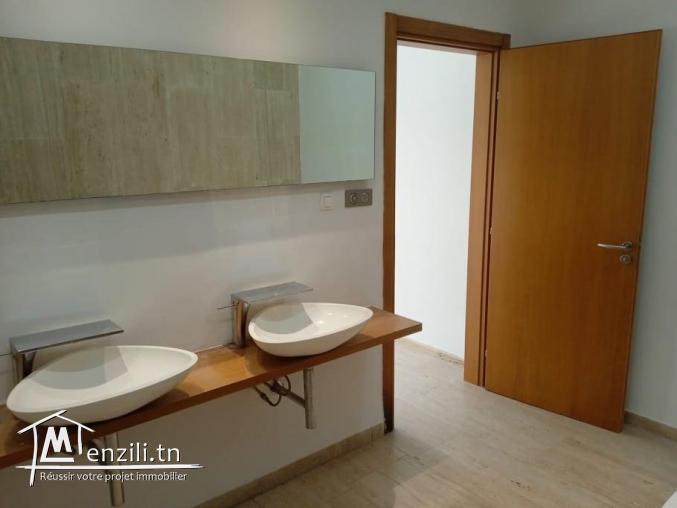 un duplex S+4 très haut standing à louer à la marsa