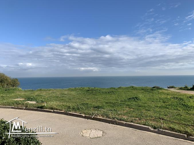 Luxury 2 Bedroom à Gammarth avec vue et access direct à une plage privé!