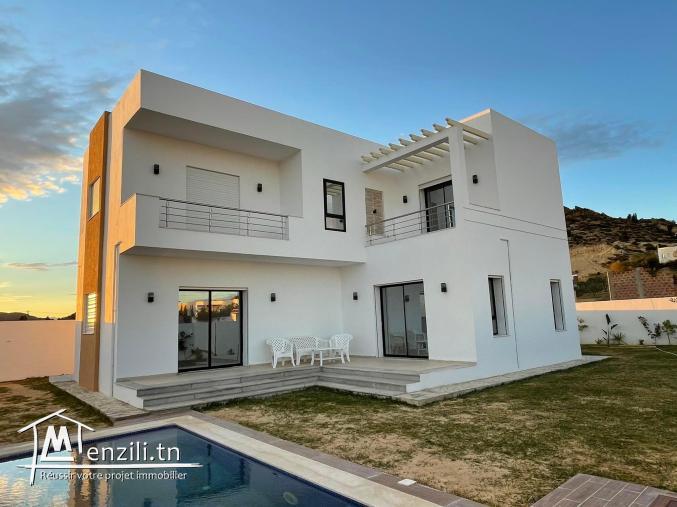 A vendre à HAMMAMET(Monchar) une villa de 245 m2/500m2