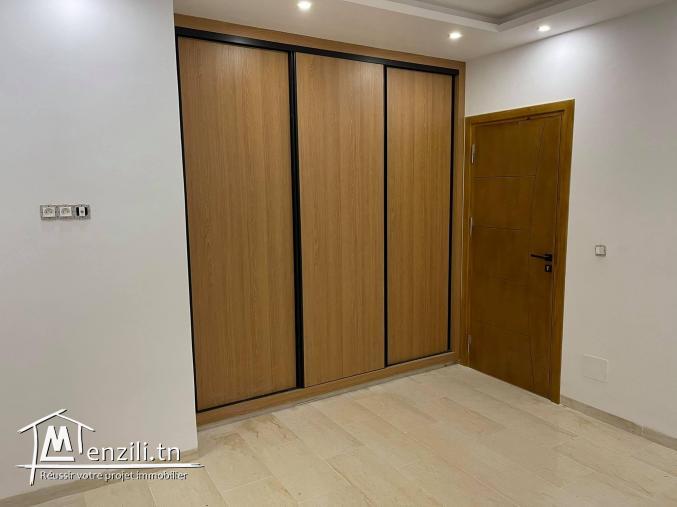 A vendre à HAMMAMET(Monchar) une villa de 245 m2/500m2