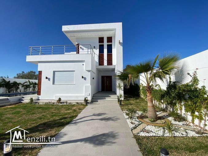 A vendre à Hammamet (Sidi Hammed) une villa de 300m2/500 m2 de terrain