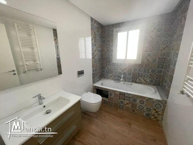 un appartement S3 à vendre de 190m² à  la soukra chotrana1
