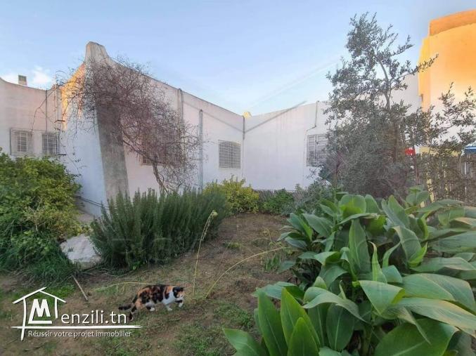 une Villa s4 avec piscine à vendre de 895m² à la soukra