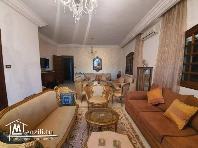 une Villa s4 avec piscine à vendre de 895m² à la soukra